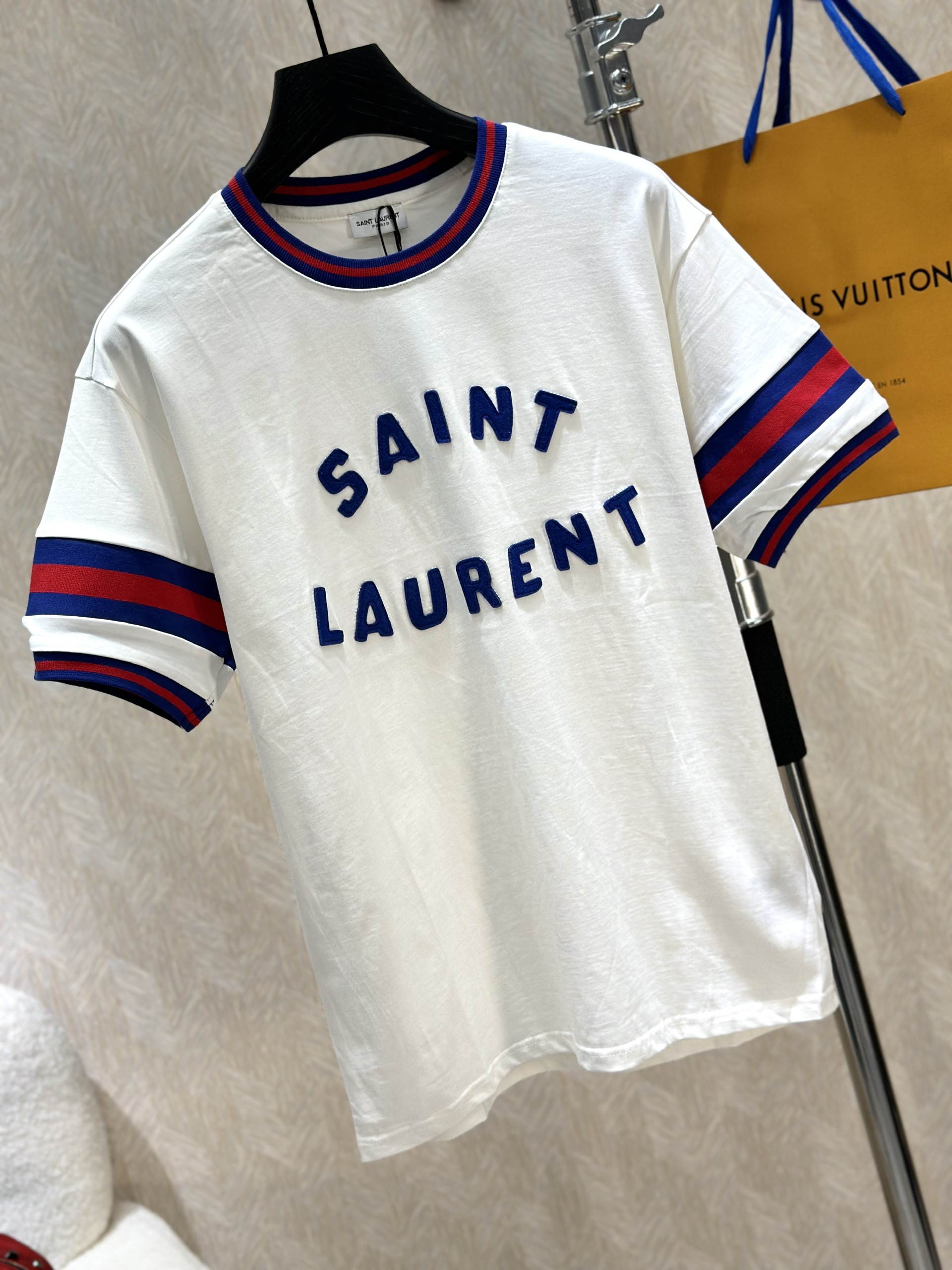 Áo phông T-shirt Saint Laurent YSL logo chữ thêu ngực kẻ sọc Xanh Đỏ viền cổ tay Like Auth on web VTN